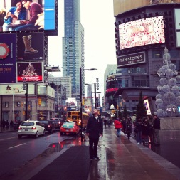 Dundas Square, Toronto's Times Square
